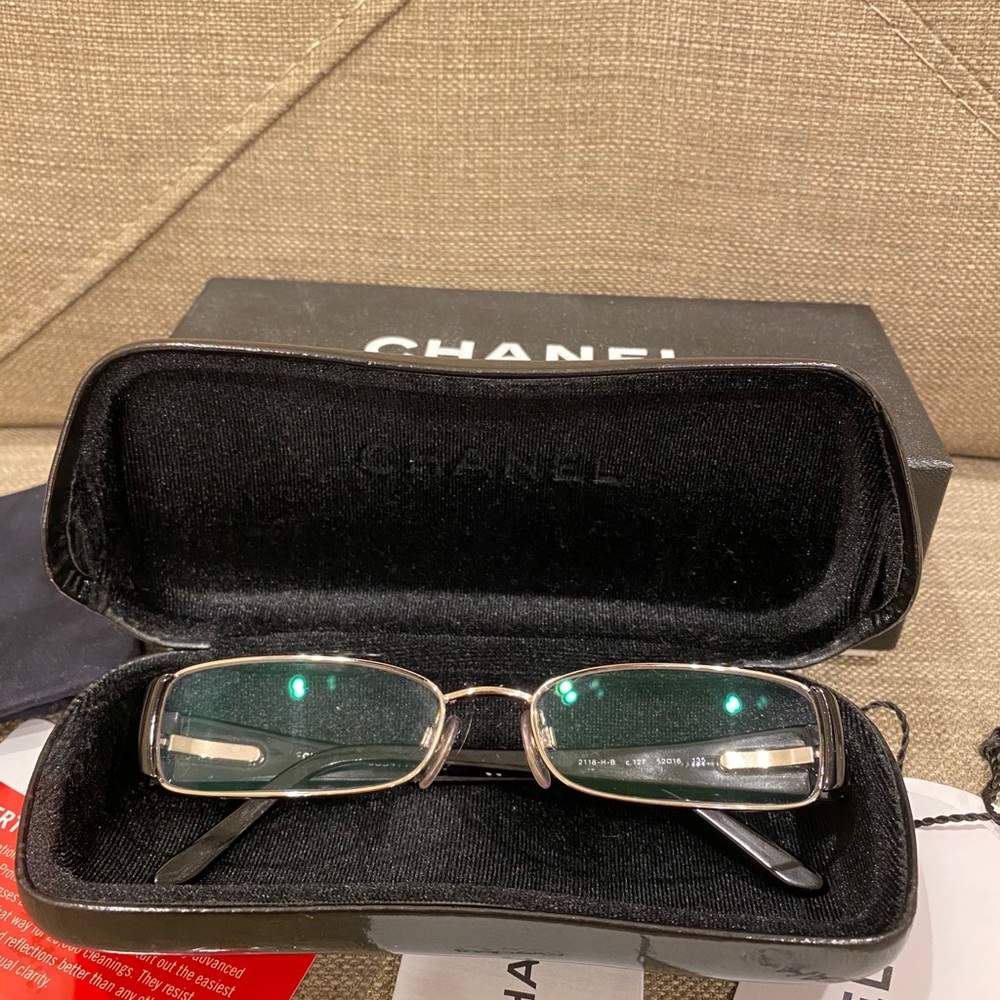 Chanel glasses w/Mother of Pearls & Swarovski - Picture 10 of 12